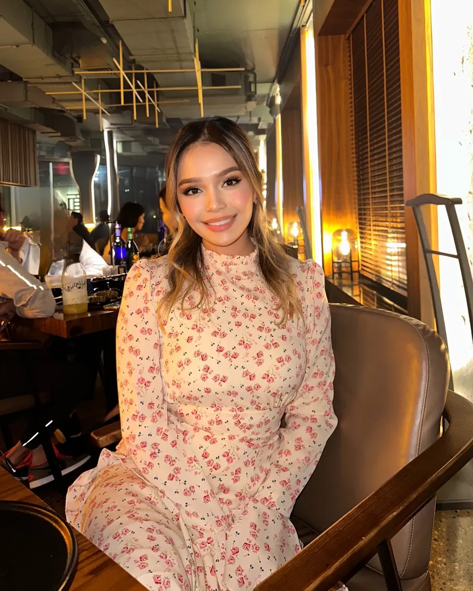 Акнур эскорт в городе Питер