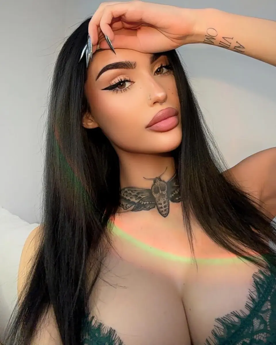 Амира эскорт в городе Питер