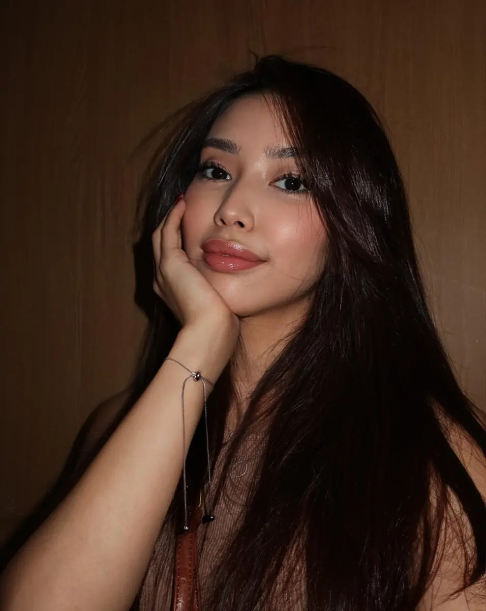 Эльвина эскорт в городе Питер