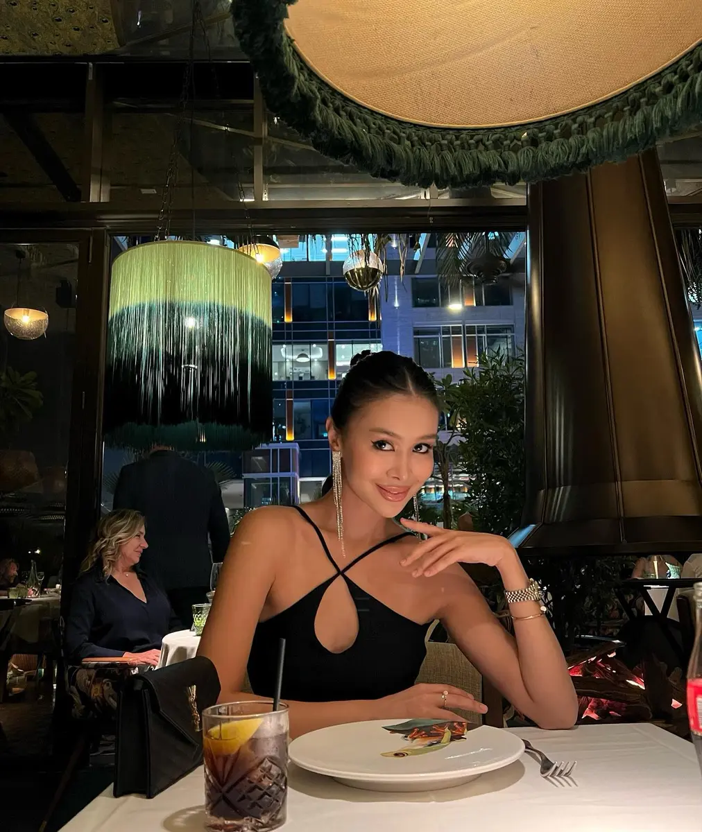 Инесса эскорт в городе Питер