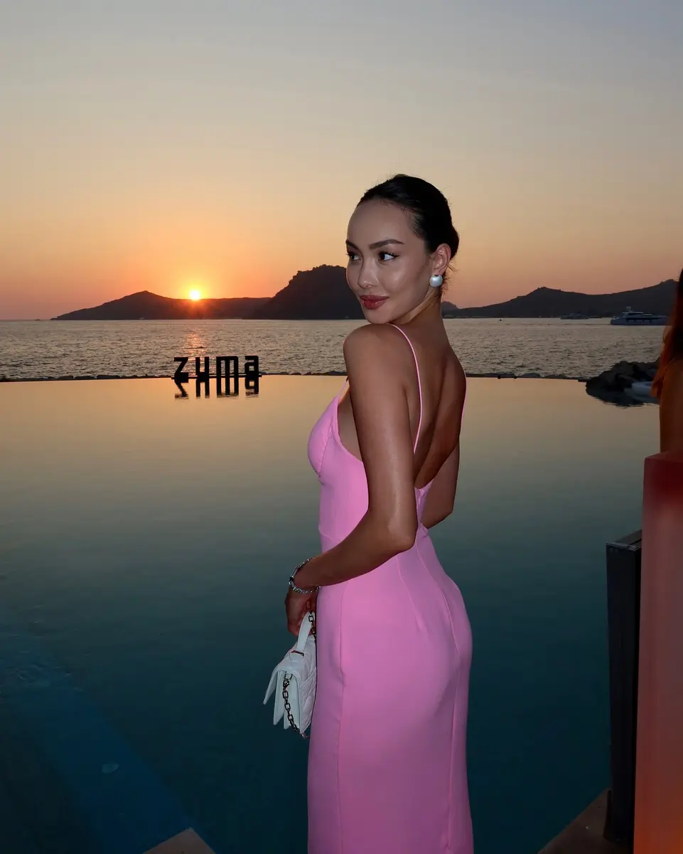 Мелания эскорт в городе Питер